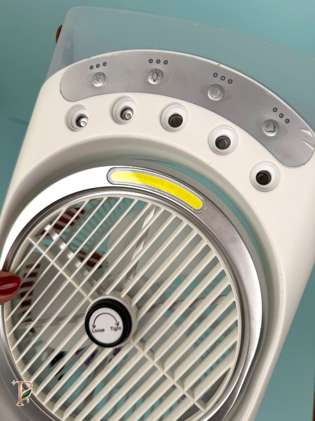 پنکه رومیزی شارژی مهپاش LEDدار | باتری 3600 میلیآمپرساعت و قابلیت خنککنندگی